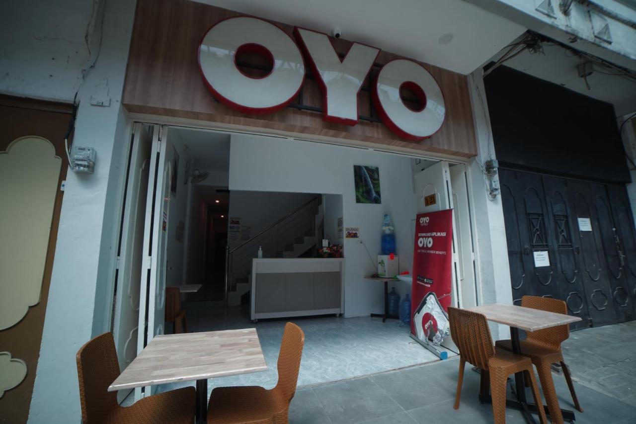 Oyo 90830 Multatuli Guest House Медан Екстериор снимка