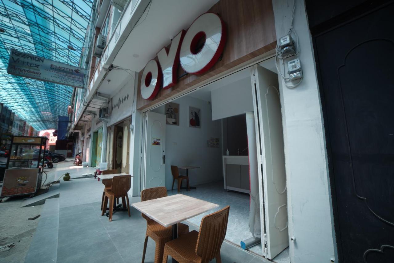 Oyo 90830 Multatuli Guest House Медан Екстериор снимка