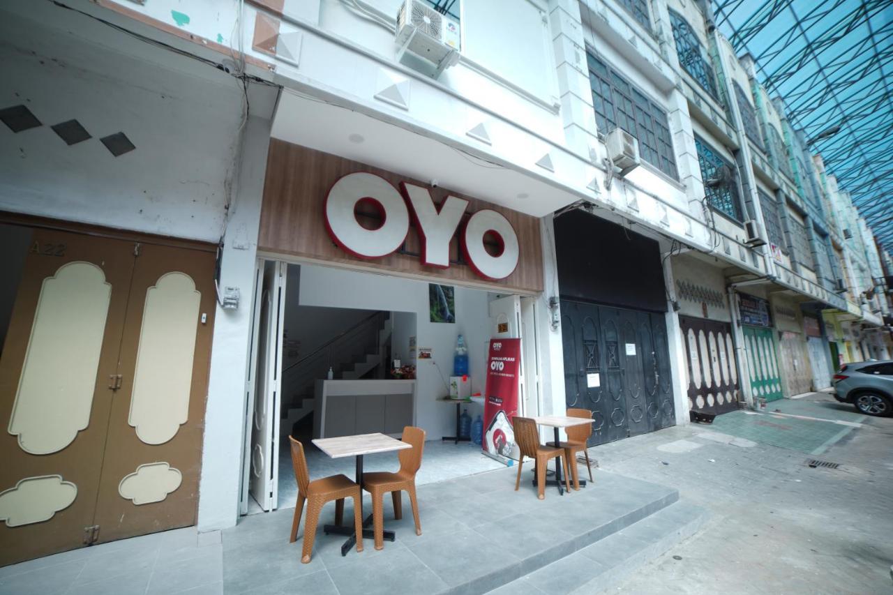 Oyo 90830 Multatuli Guest House Медан Екстериор снимка