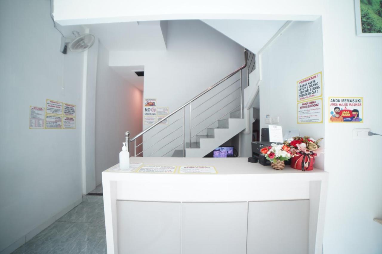 Oyo 90830 Multatuli Guest House Медан Екстериор снимка