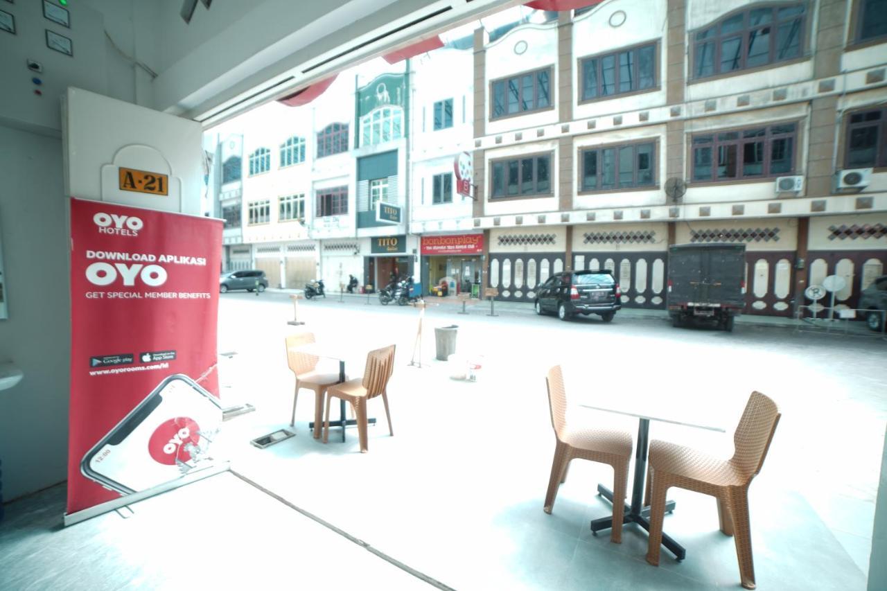 Oyo 90830 Multatuli Guest House Медан Екстериор снимка