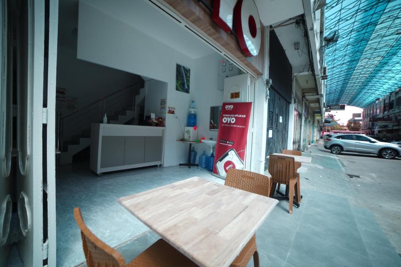 Oyo 90830 Multatuli Guest House Медан Екстериор снимка