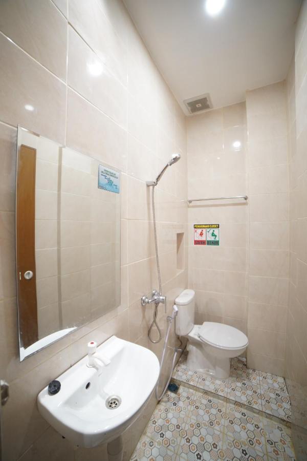 Oyo 90830 Multatuli Guest House Медан Екстериор снимка